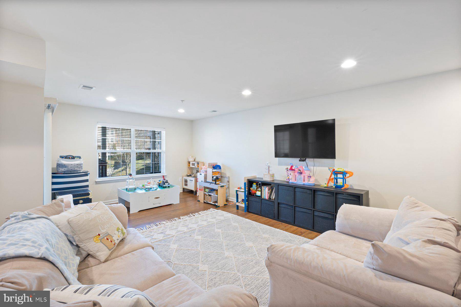 Gambrills, MD 21054,680 HIGHLAND FARMS CIR