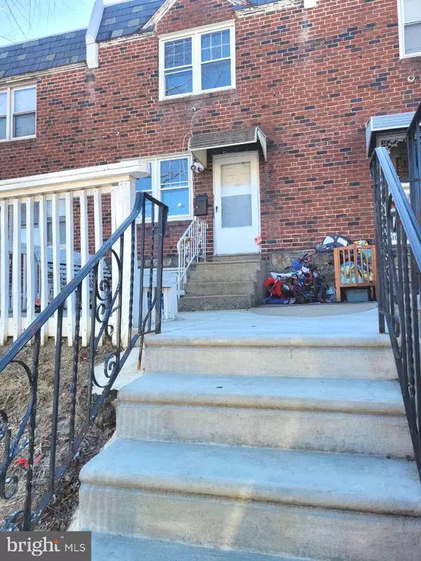 636 E TABOR RD, Philadelphia, PA 19120