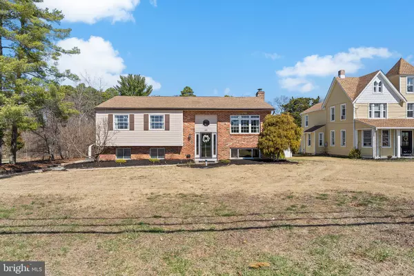 241 CHAPEL HEIGHTS RD, Sewell, NJ 08080