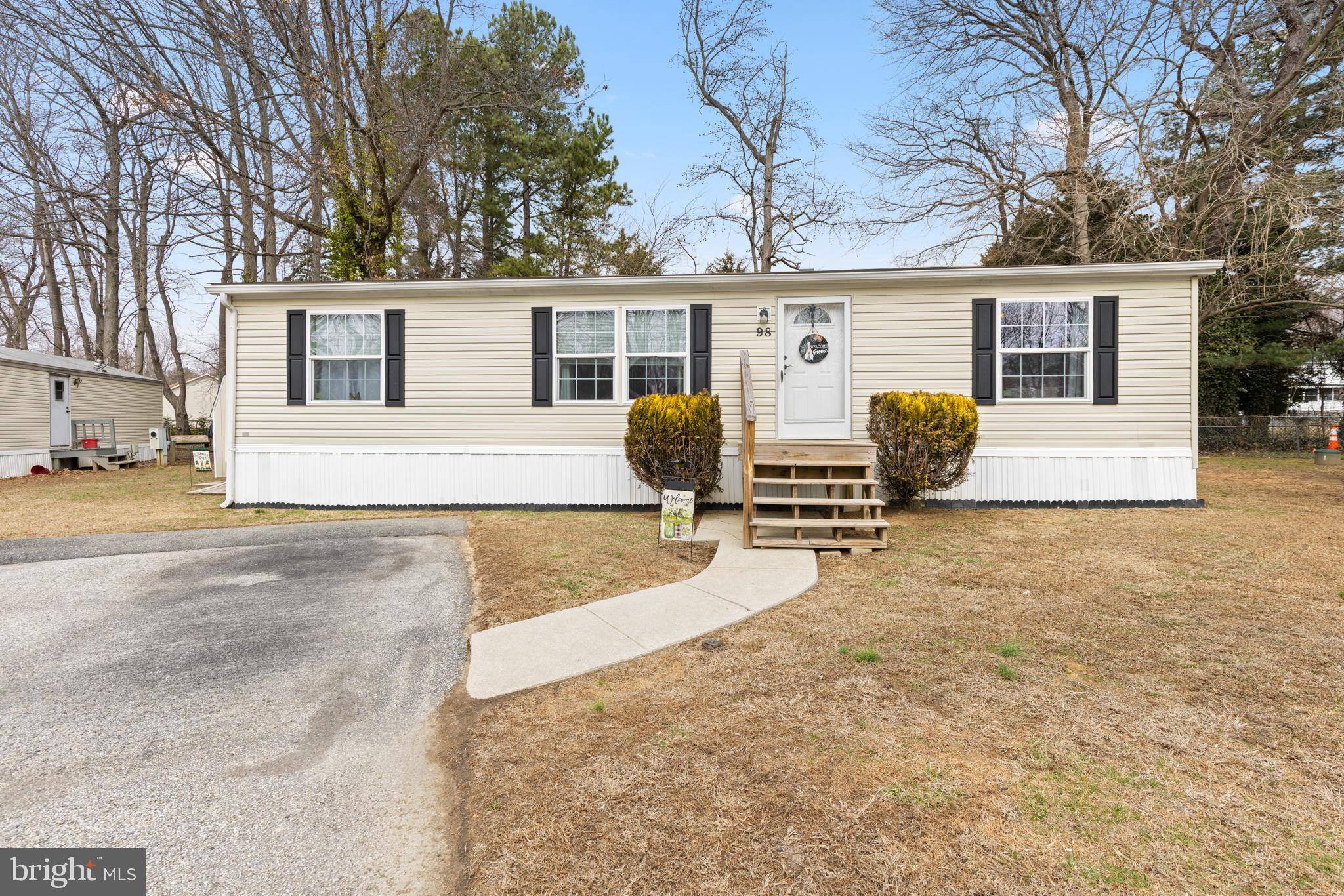 98 N DRAGON DR #122,  Bear,  DE 19701