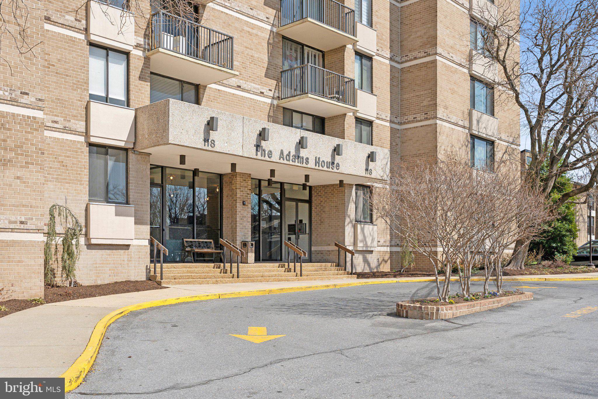 Rockville, MD 20850,118 MONROE ST #118-702