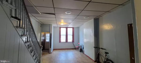 Philadelphia, PA 19148,526 MOORE ST