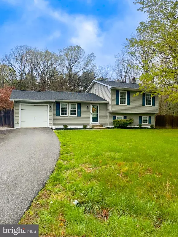 2204 HOLLY OAK CT, Waldorf, MD 20601