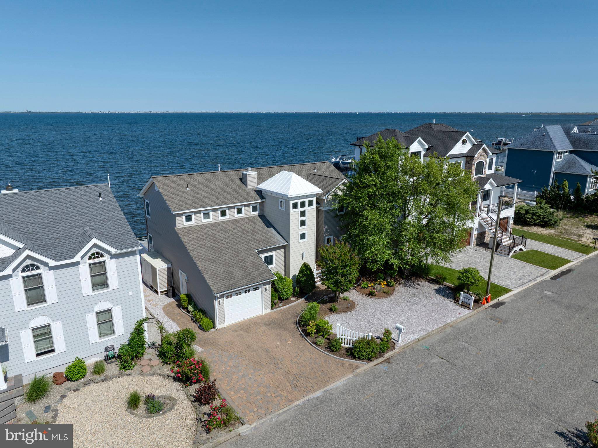 121 CLIFTON RD, Barnegat, NJ 08005