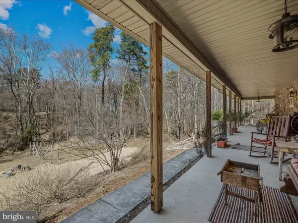 Berkeley Springs, WV 25411,61 OLD FARM LN