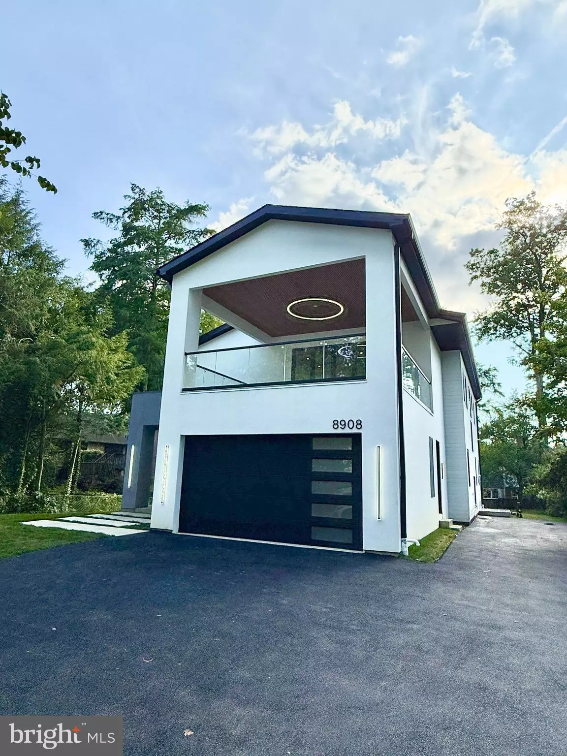 Bethesda, MD 20817,8908 MOHAWK LN