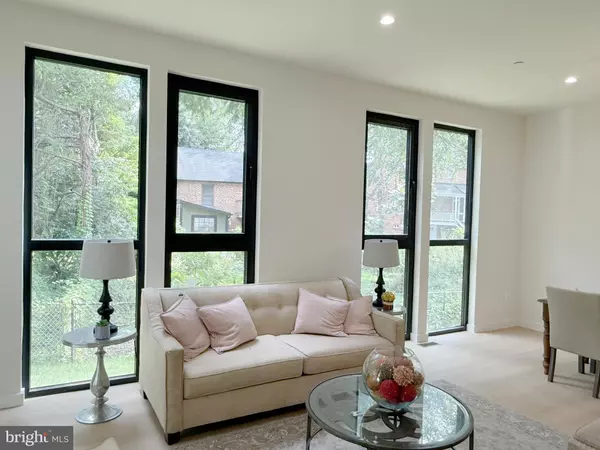 Bethesda, MD 20817,8908 MOHAWK LN