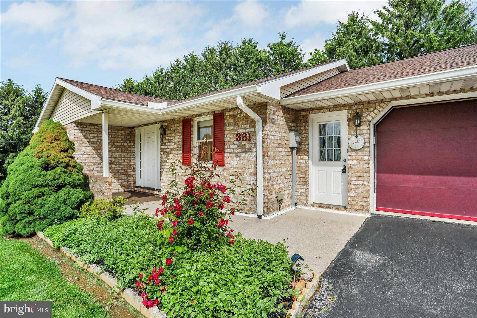 381 N MAIN ST, Spring Grove, PA 17362