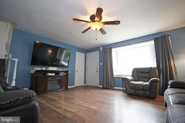 Aston, PA 19014,107 GREENBRIAR PL