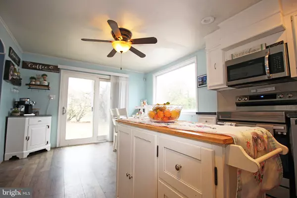 Aston, PA 19014,107 GREENBRIAR PL