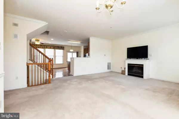 Bowie, MD 20720,5415 BANDOLERES CHOICE DR #2