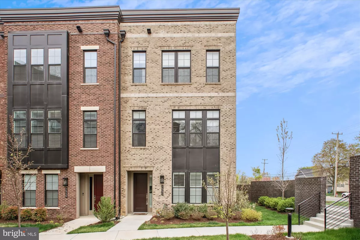 Mclean, VA 22102,7551 SAWYER FARM WAY #1703