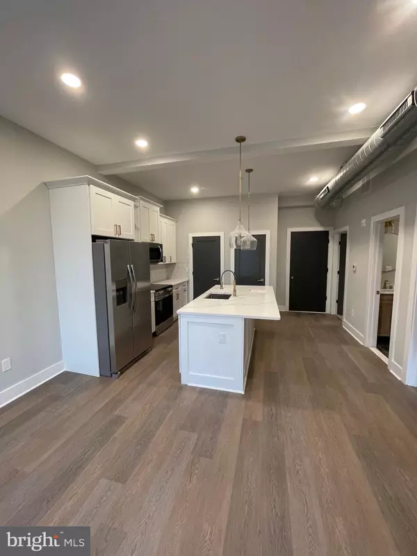Philadelphia, PA 19128,5830 HENRY