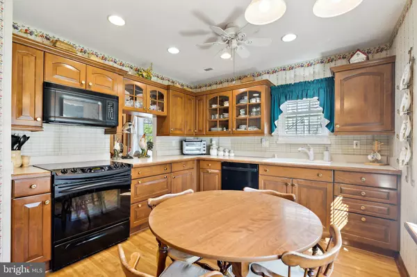 Deptford, NJ 08096,16 MULLRAY CT