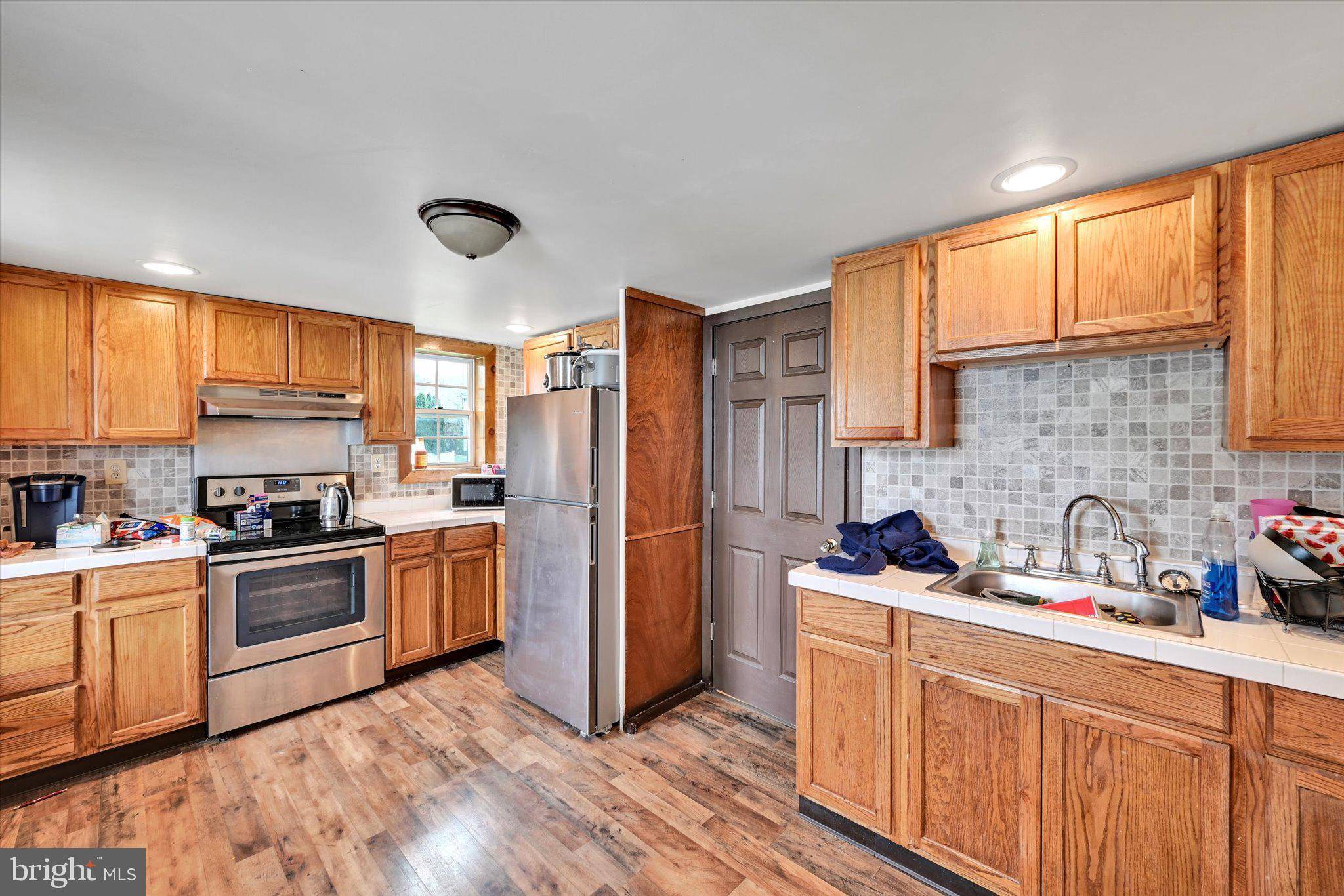Frackville, PA 17931,53 N RAILROAD AVE