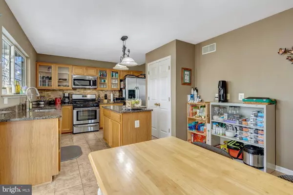 Manassas Park, VA 20111,9303 KAREN CT