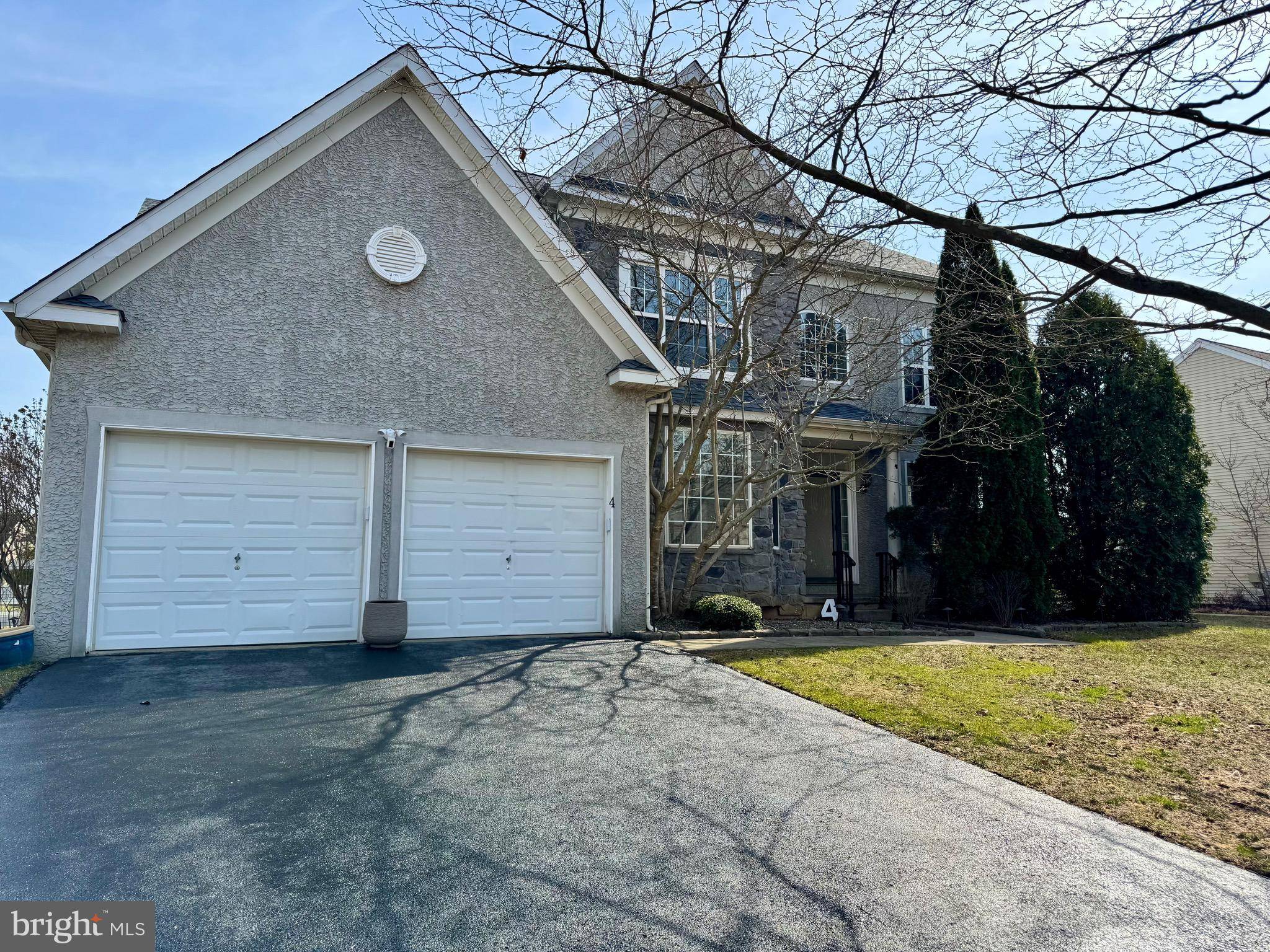 4 HOGAN CIR, Middletown, DE 19709