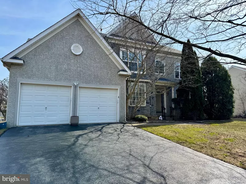 4 HOGAN CIR, Middletown, DE 19709