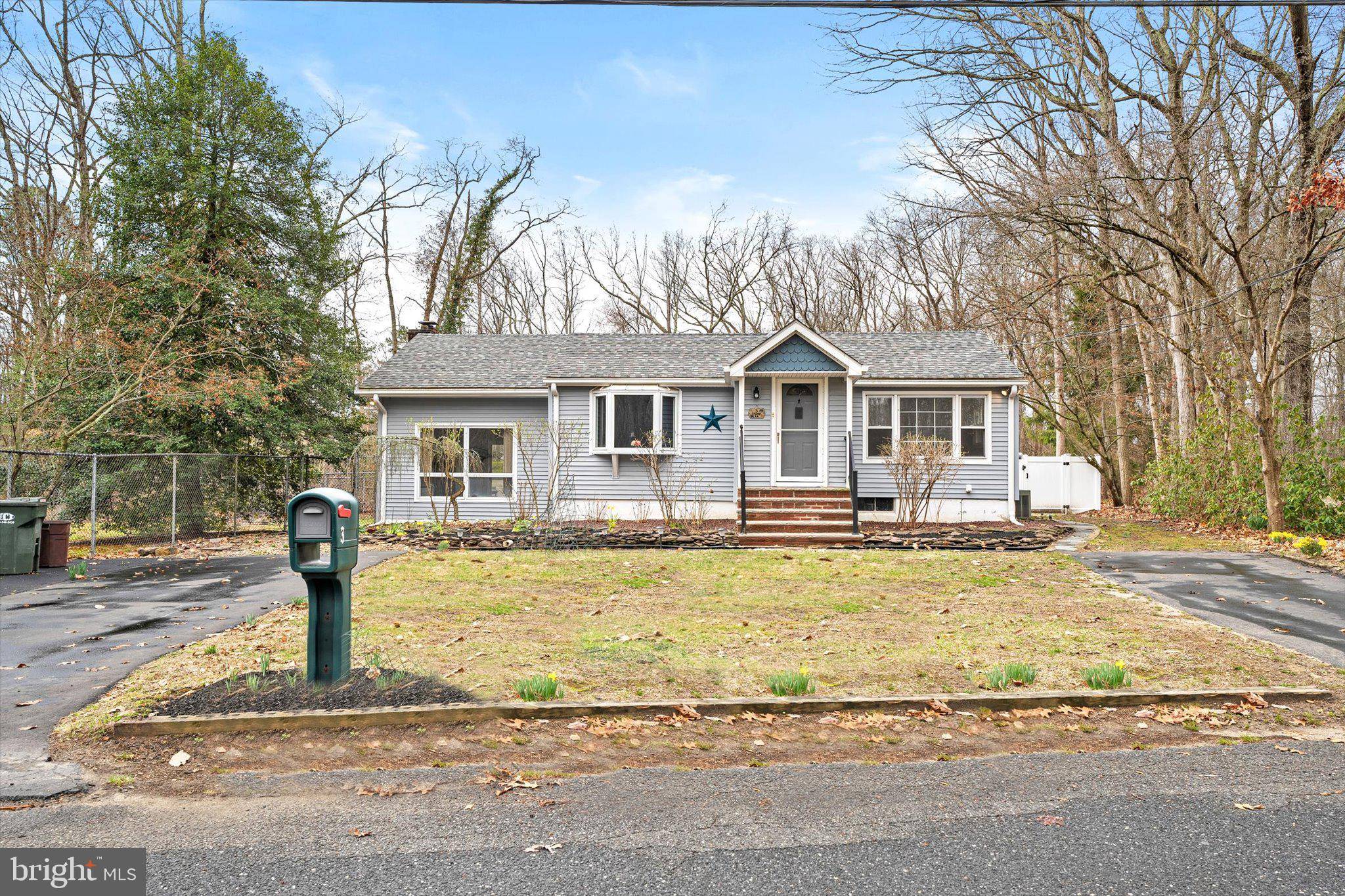 3 SQUAN RD E, Millstone Township, NJ 08510