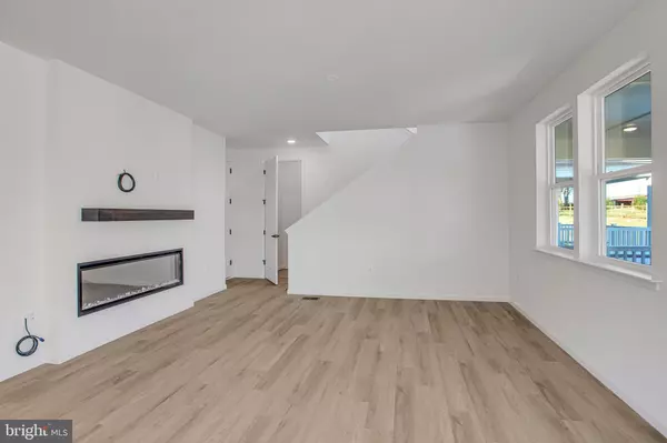 Orange, VA 22960,601 CLOVER LN