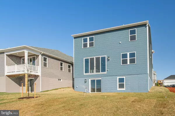 Orange, VA 22960,604 CLOVER LN