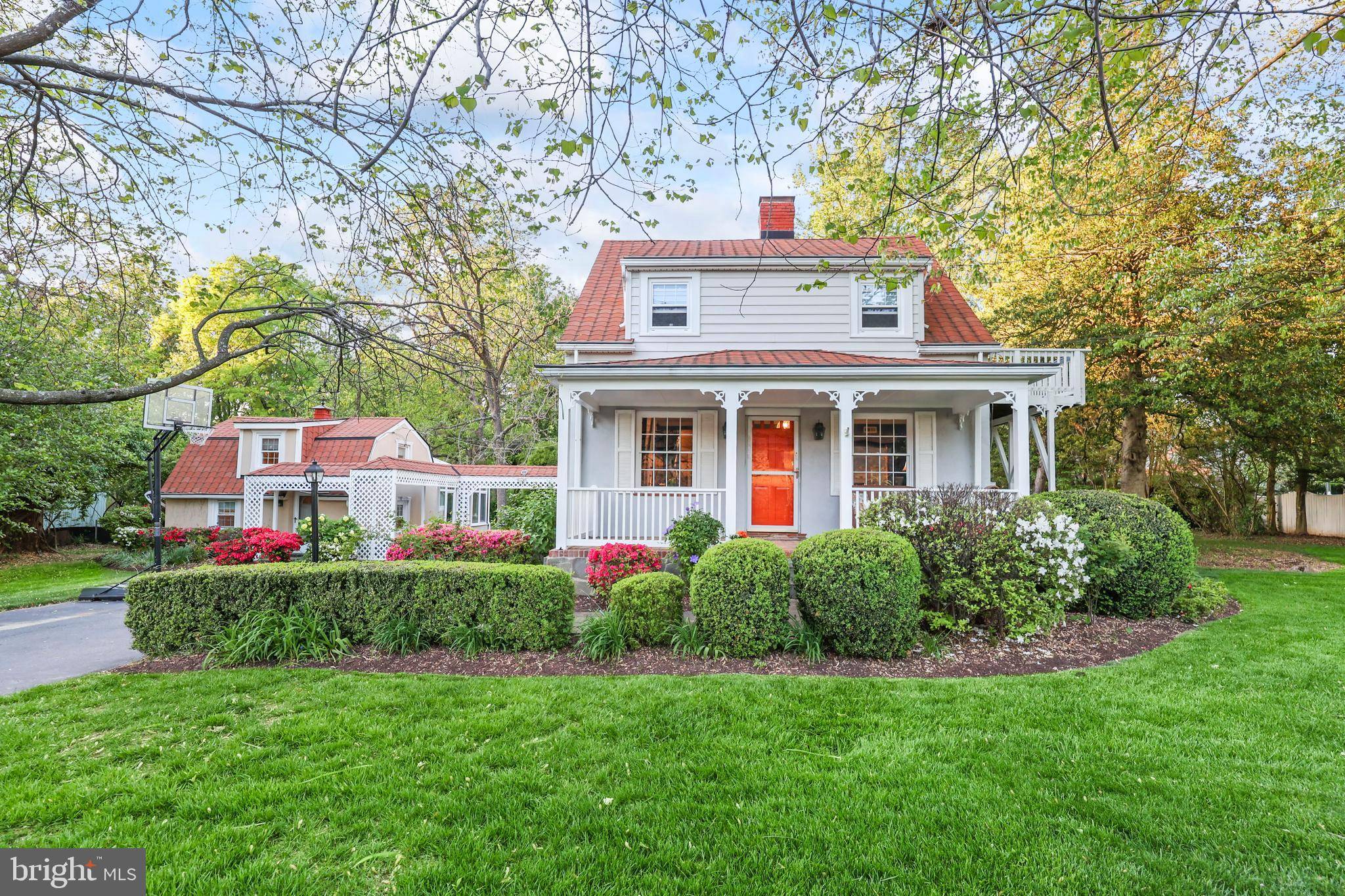 10130 BLAKE LN, Oakton, VA 22124