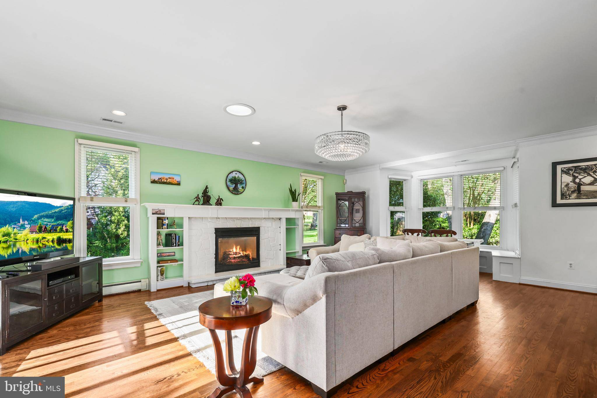 Oakton, VA 22124,10130 BLAKE LN