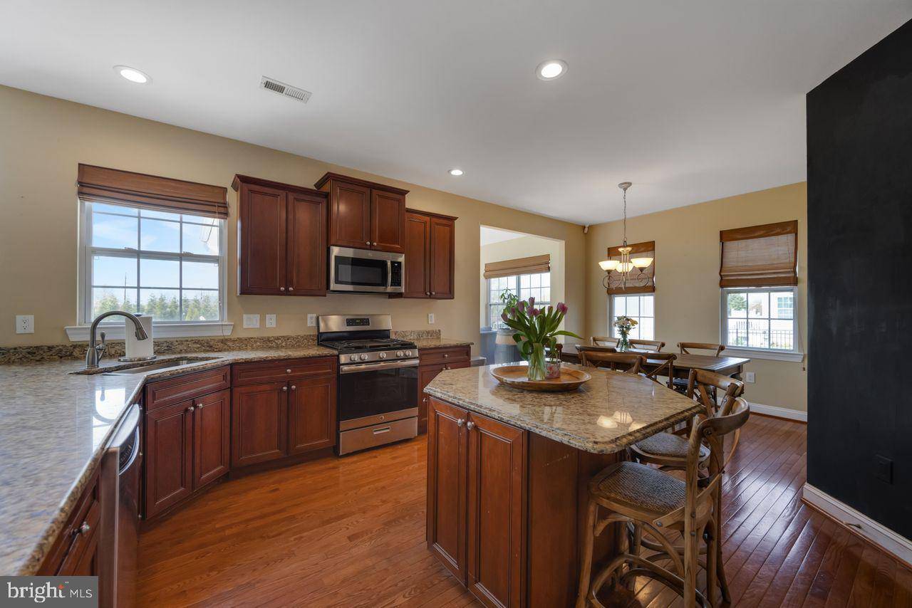 Woolwich Twp, NJ 08085,1 NICOLE CT