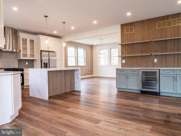 Newfield, NJ 08344,10 KING CT