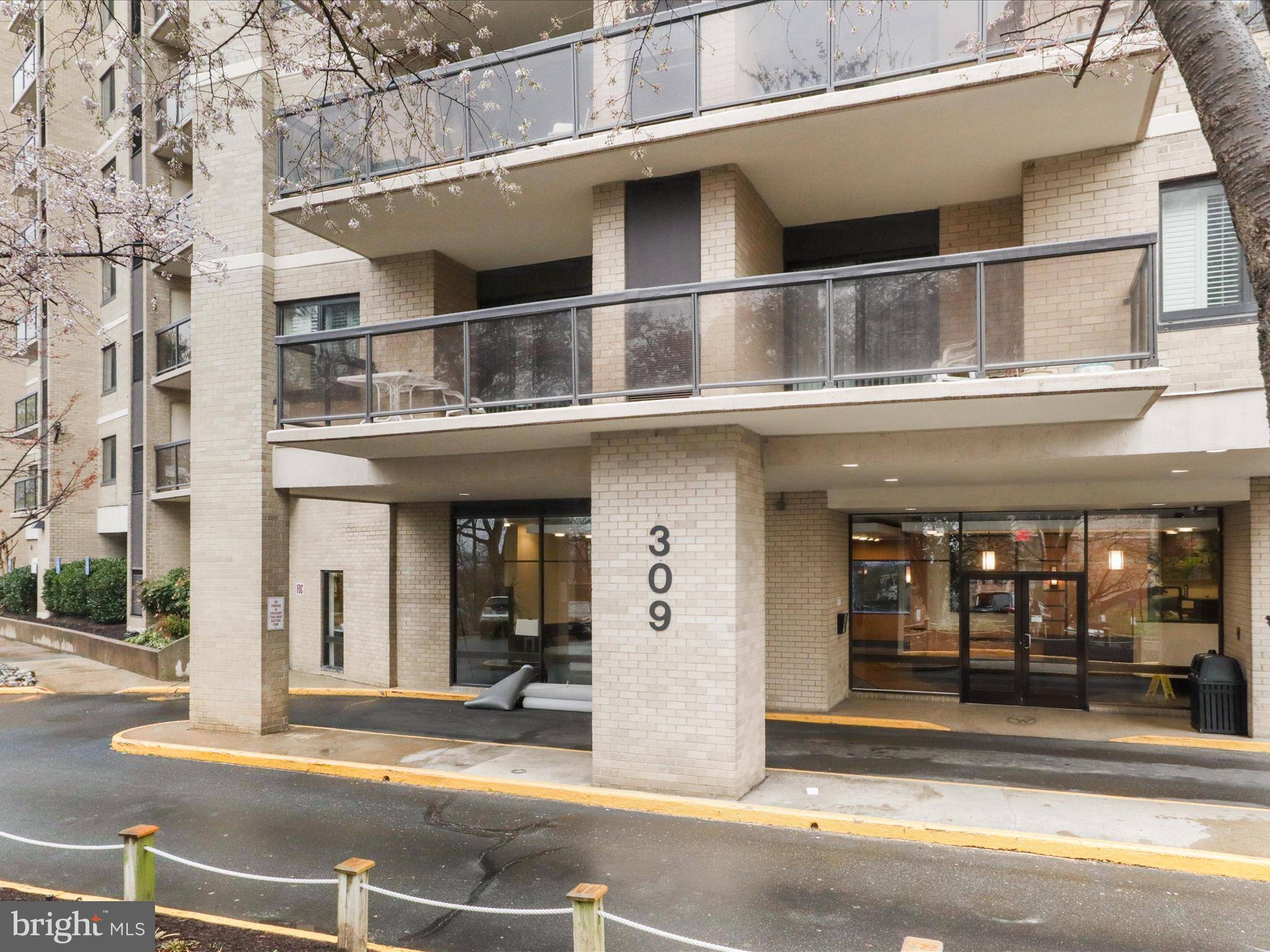 309 YOAKUM PKWY #1003, Alexandria, VA 22304