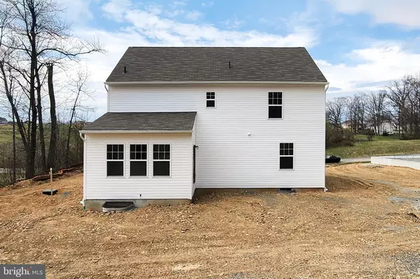 Chambersburg, PA 17201,1693 FALCON LANE