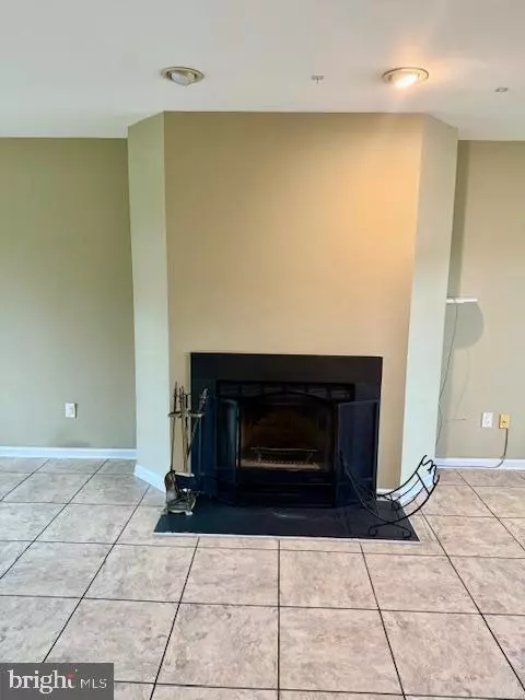 Schwenksville, PA 19473,10 VILLAGE DR