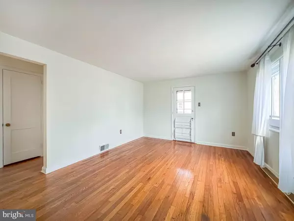 Morrisville, PA 19067,672 OSBORNE AVE