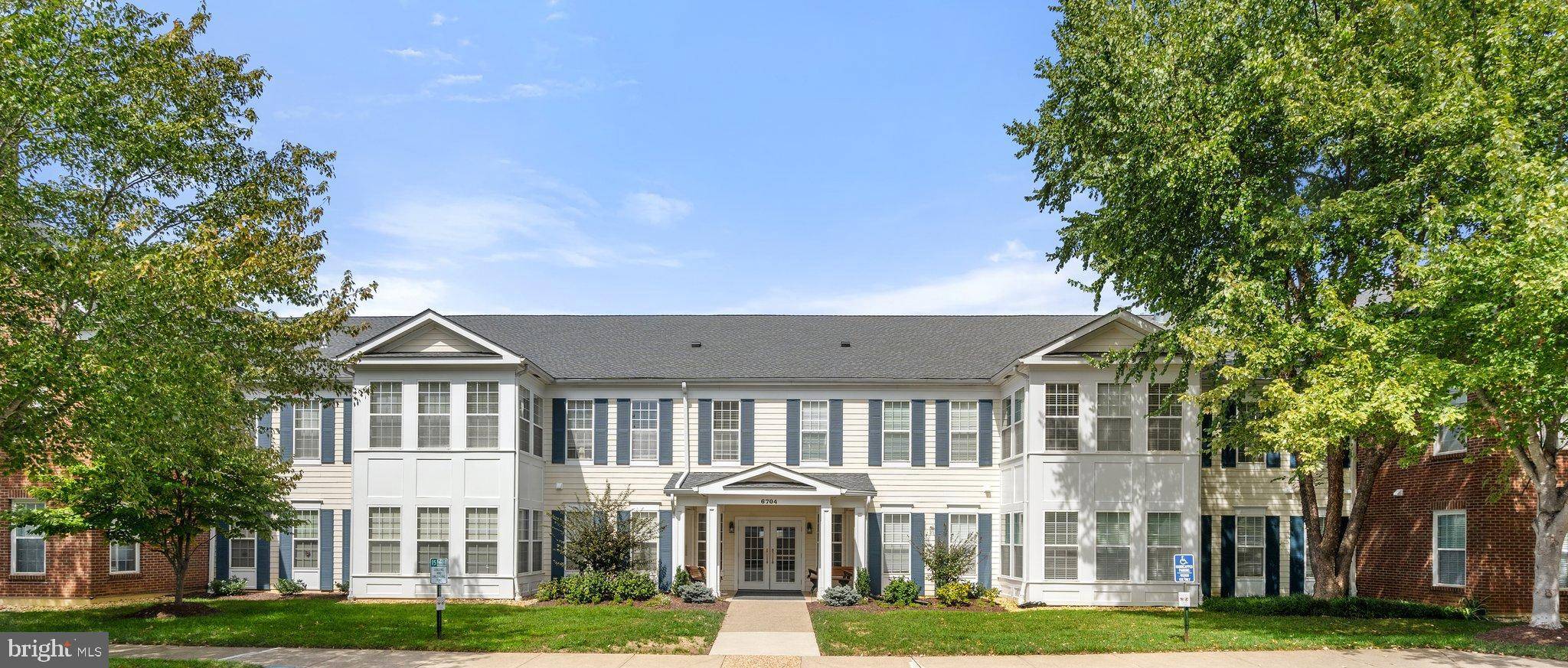 6704 HOLLY FARM LN #UNIT 212, Warrenton, VA 20187