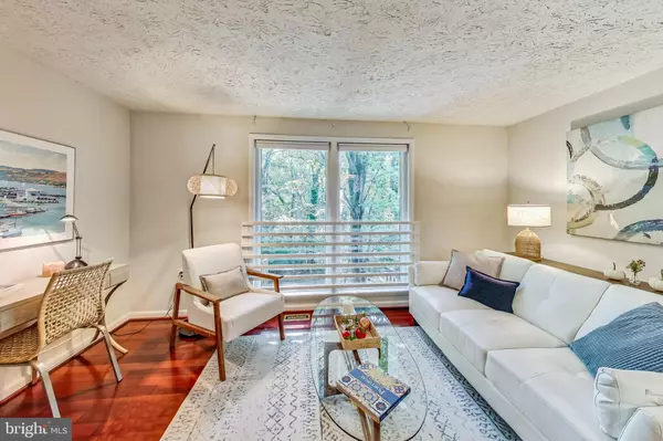 Falls Church, VA 22042,2811 NEW PROVIDENCE CT