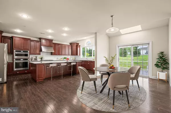 Newtown Square, PA 19073,301 GREENBANK LN