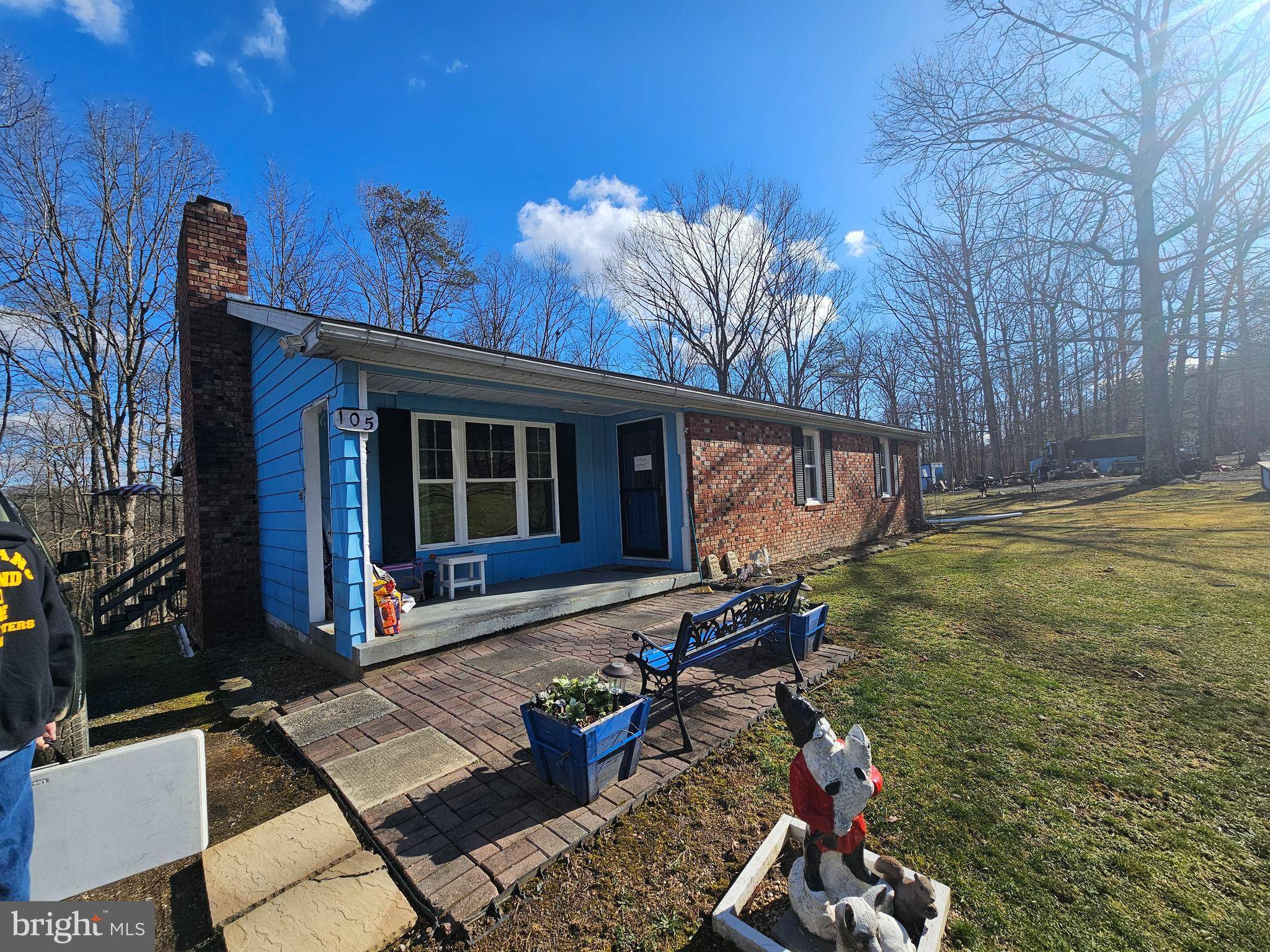 Berkeley Springs, WV 25411,105 ENGLISH MUFFIN CT