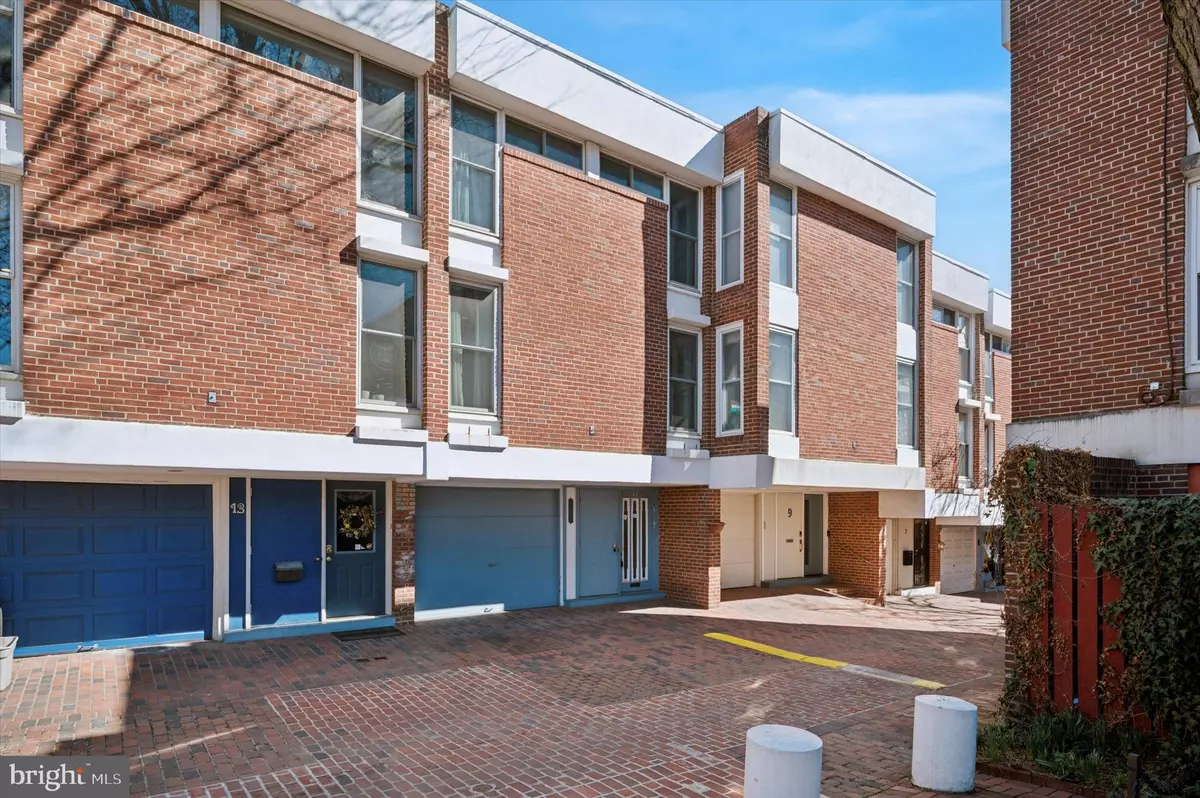 Philadelphia, PA 19104,11 UNIVERSITY MEWS