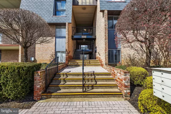 Baltimore, MD 21208,3202 OLD POST DR #3202-2