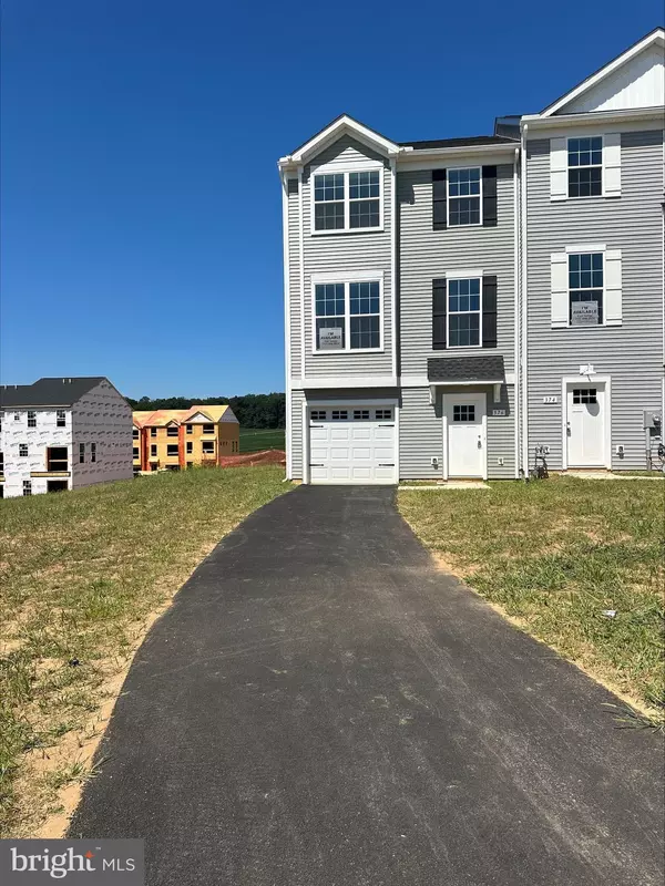 376 AVON DRIVE #283, Red Lion, PA 17356