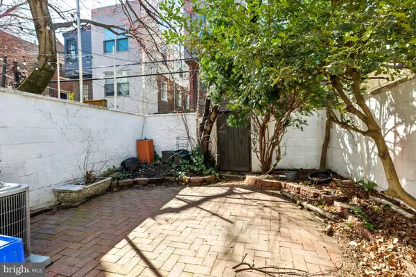 Philadelphia, PA 19146,2304 WAVERLY ST