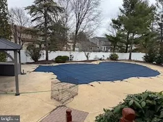 Kendall Park, NJ 08824,48 EASTERN DR