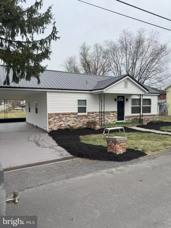 226 CHIPLEY LN, Moorefield, WV 26836