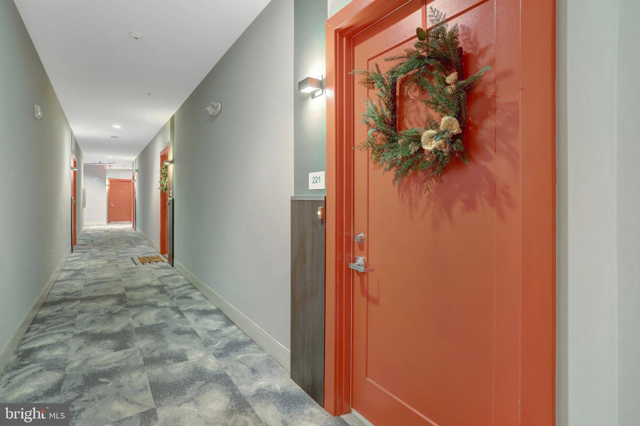 Arlington, VA 22204,989 S BUCHANAN ST #221