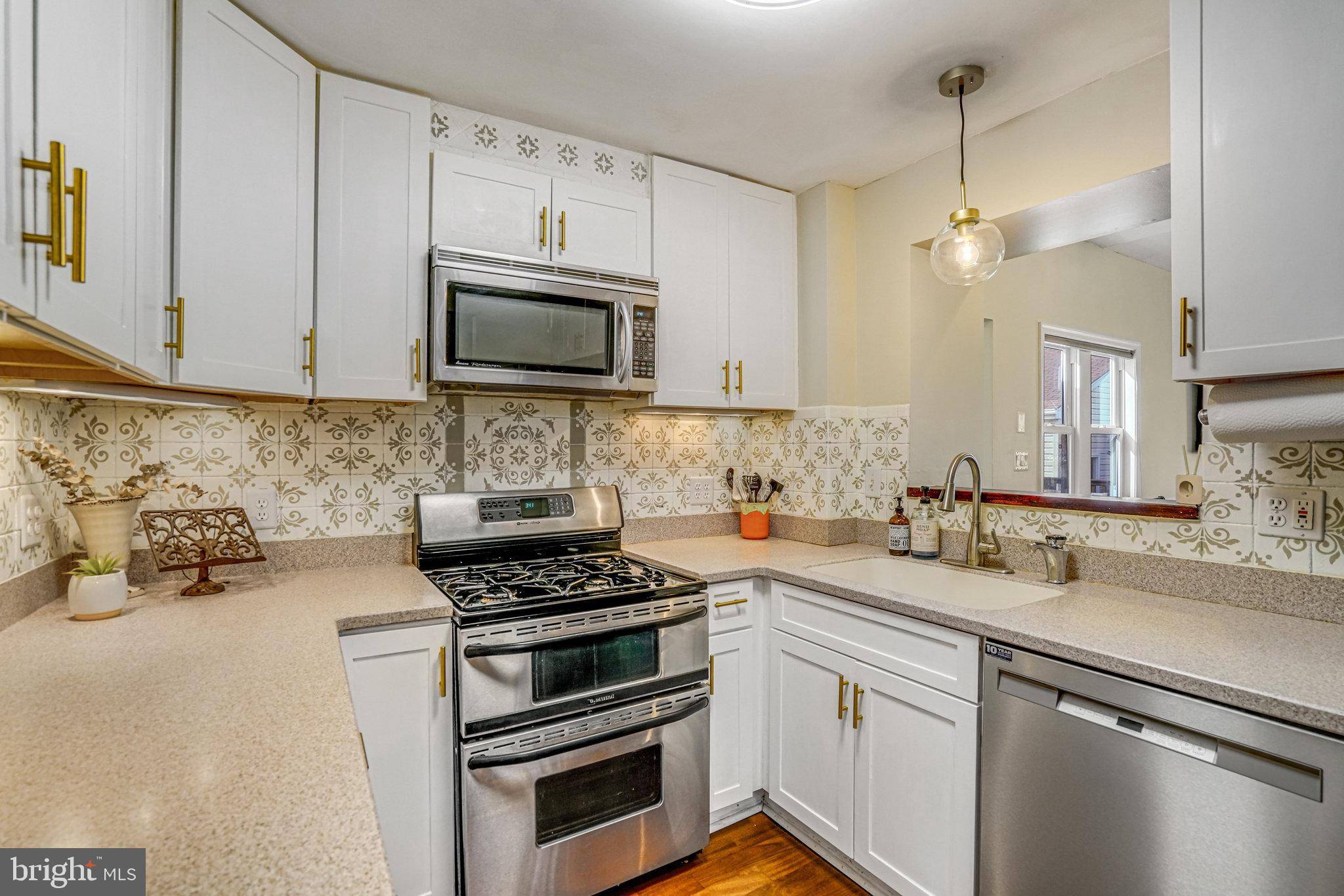 Alexandria, VA 22306,3410 GROVETON ST