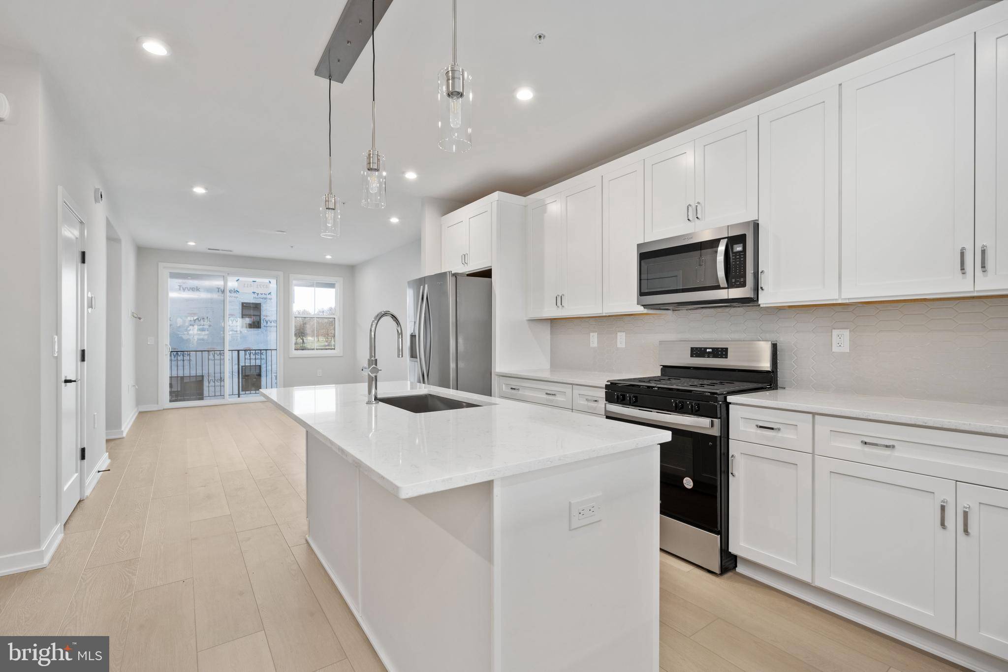 Chantilly, VA 20151,14427 GLEN MANOR DR
