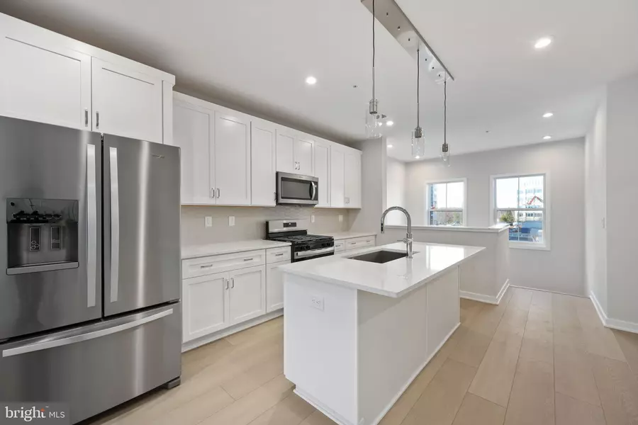 14427 GLEN MANOR DR, Chantilly, VA 20151