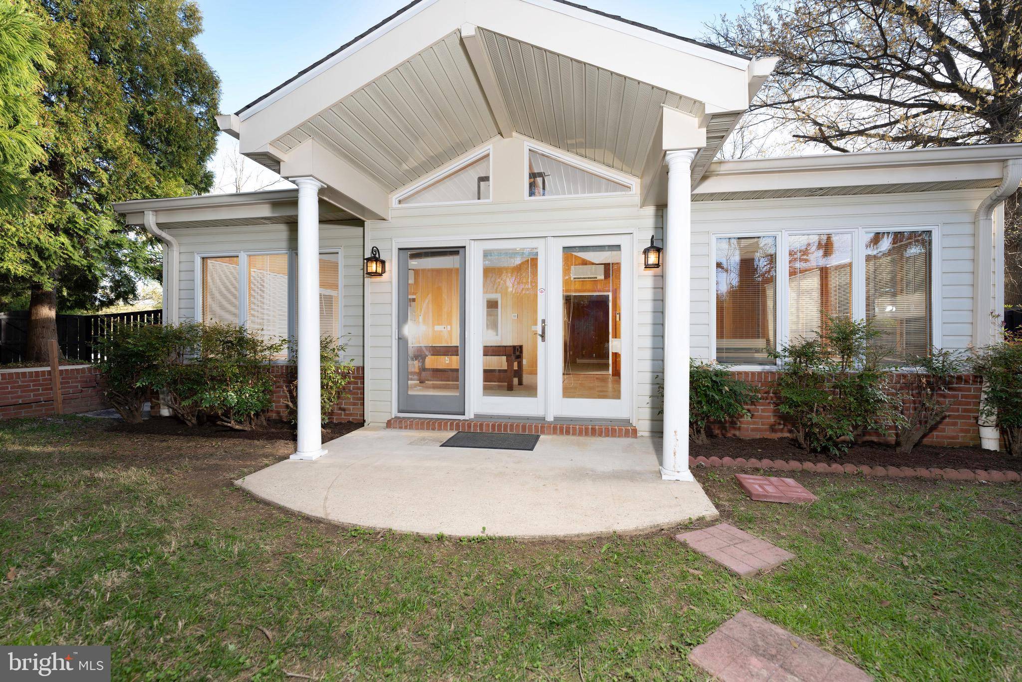 North Bethesda, MD 20852,7071 WOLFTREE LN