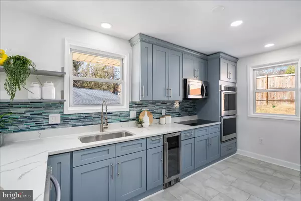 2804 CHENOAK AVE Baltimore, MD 21234