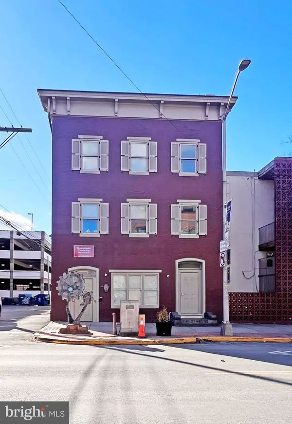 128 N GEORGE ST, York, PA 17401